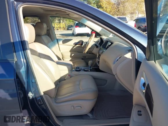 ✅ 2013 Nissan Pathfinder SV • VIN: 5N1AR2MM9DC640369 • Lot: 43531815. Listed on IAAI with 235,883 mi. Free auction sales archive from the USA and detailed vehicle history report at DreamBid. Image 5.