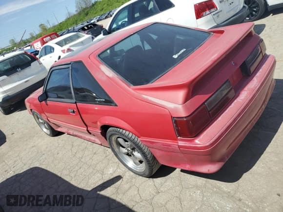 ✅ 1991 Ford Mustang GT • VIN: 1FACP42E6MF193157 • Лот: 49492984. Опубликован ранее на Copart с пробегом 93 613 миль. Бесплатный доступ к архиву аукционных продаж из США и подробный отчёт об истории автомобиля на DreamBid. Изображение 2.