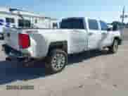 2018 Chevrolet Silverado 2500HD Work Truck z VIN 1GC1KUEG3JF219304, wystawiony jako IAAI lot #43195356 z przebiegiem 190 567 mil mil oraz . Historia ofert i sprzedaży dostępna na DreamBid. Obrazek 4.