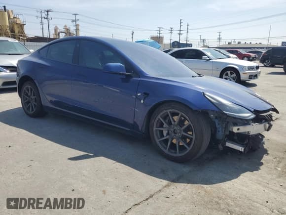 ✅ 2021 Tesla Model 3 Long Range • VIN: 5YJ3E1EB7MF878885 • Lot: 54011175. Wystawiony na Copart z przebiegiem 90 116 mil. Bezpłatny archiwum sprzedaży aukcyjnych z USA i szczegółowy raport historii pojazdu na DreamBid. Zdjęcie 4.