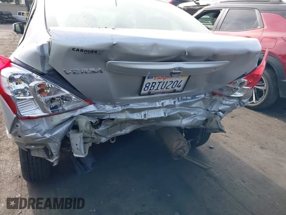 ✅ 2017 Nissan Versa S • VIN: 3N1CN7AP7HL882286 • Лот: 42594316. Опубликован ранее на IAAI с пробегом Не указан. Бесплатный доступ к архиву аукционных продаж из США и подробный отчёт об истории автомобиля на DreamBid. Изображение 6.