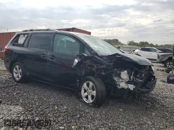 ✅ 2016 Toyota Sienna LE AAS • VIN: 5TDKK3DCXGS731552 • Лот: 70735965. Опубликован ранее на Copart с пробегом 140 410 миль. Бесплатный доступ к архиву аукционных продаж из США и подробный отчёт об истории автомобиля на DreamBid. Изображение 4.