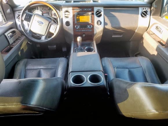 ✅ 2010 Ford Expedition Max Limited • VIN: 1FMJK1K57AEA54070 • Lot: 68849495. Listed on Copart with 243,265 mi. Free auction sales archive from the USA and detailed vehicle history report at DreamBid. Image 8.