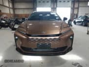 ✅ 2025 Toyota Crown XLE • VIN: JTDACAAJ6S3027956 • Lot: 43744579. Wystawiony na IAAI z przebiegiem 2 039 mil. Bezpłatny archiwum sprzedaży aukcyjnych z USA i szczegółowy raport historii pojazdu na DreamBid. Zdjęcie 13.