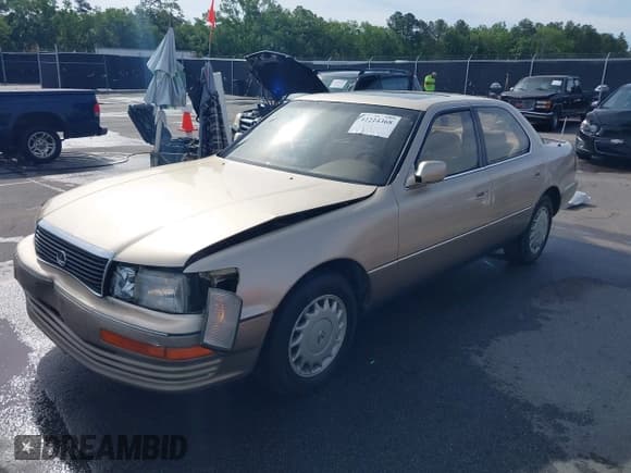 ✅ 1991 Lexus LS • VIN: JT8UF11E6M0097547 • Lot: 42224368. Listed on IAAI with 118,474 mi. Free auction sales archive from the USA and detailed vehicle history report at DreamBid. Image 2.
