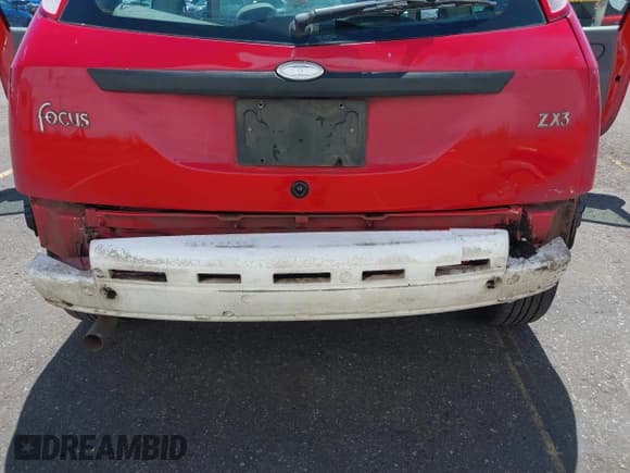 ✅ 2004 Ford Focus ZX3 • VIN: 3FAFP31374R103234 • Лот: 39544903. Опубликован ранее на IAAI с пробегом 203 103 миль. Бесплатный доступ к архиву аукционных продаж из США и подробный отчёт об истории автомобиля на DreamBid. Изображение 19.