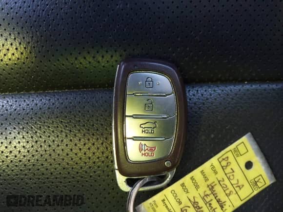 2018 Hyundai Elantra Sport с VIN KMHD04LB8JU596762, выставлен на аукционе IAAI как лот 40940152 с пробегом 141 799 миль миль и . История ставок и продаж доступна на DreamBid. Изображение 11.