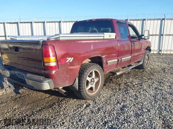 ✅ 2000 Chevrolet Silverado 1500 LS • VIN: 1GCEK19T5YE114187 • Лот: 43485299. Опубликован ранее на IAAI с пробегом 368 666 миль. Бесплатный доступ к архиву аукционных продаж из США и подробный отчёт об истории автомобиля на DreamBid. Изображение 4.