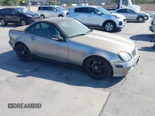 ✅ 2001 Mercedes-Benz SLK 230 Kompressor • VIN: WDBKK49F71F183282 • Lot: 42724592. Listed on IAAI with 165,976 mi. Free auction sales archive from the USA and detailed vehicle history report at DreamBid. Image 1.