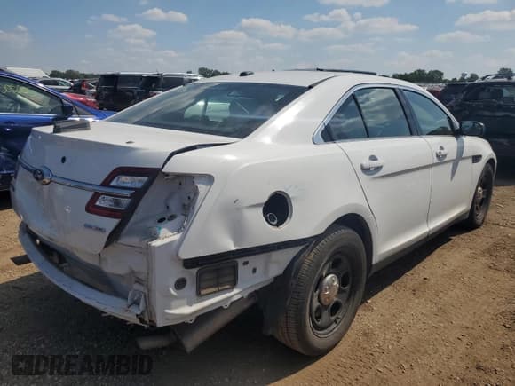 ✅ 2017 Ford Police Interceptor • VIN: 1FAHP2L84HG100364 • Lot: 68556865. Wystawiony na Copart z przebiegiem 86 324 mil. Bezpłatny archiwum sprzedaży aukcyjnych z USA i szczegółowy raport historii pojazdu na DreamBid. Zdjęcie 3.