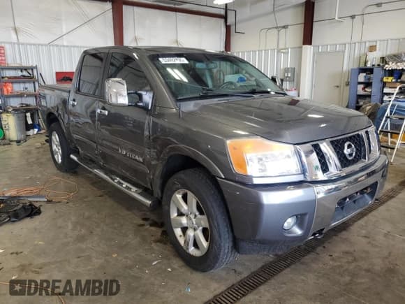 ✅ 2014 Nissan Titan SV • VIN: 1N6BA0ECXEN509903 • Lot: 53492895. Wystawiony na Copart z przebiegiem 128 482 mil. Bezpłatny archiwum sprzedaży aukcyjnych z USA i szczegółowy raport historii pojazdu na DreamBid. Zdjęcie 4.