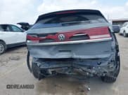 ✅ 2025 Volkswagen Atlas SEL Premium R-Line • VIN: 1V2FE2CA1SC205287 • Lot: 42322961. Wystawiony na IAAI z przebiegiem 13 256 mil. Bezpłatny archiwum sprzedaży aukcyjnych z USA i szczegółowy raport historii pojazdu na DreamBid. Zdjęcie 17.