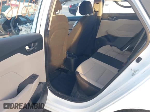 ✅ 2019 Hyundai Accent SE • VIN: 3KPC24A30KE039981 • Lot: 43678707. Wystawiony na IAAI z przebiegiem 73 673 mil. Bezpłatny archiwum sprzedaży aukcyjnych z USA i szczegółowy raport historii pojazdu na DreamBid. Zdjęcie 8.