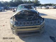 ✅ 2019 Jeep Compass Sport • VIN: 3C4NJCAB3KT814993 • Lot: 87426435. Wystawiony na Copart z przebiegiem 70 184 mil. Bezpłatny archiwum sprzedaży aukcyjnych z USA i szczegółowy raport historii pojazdu na DreamBid. Zdjęcie 5.