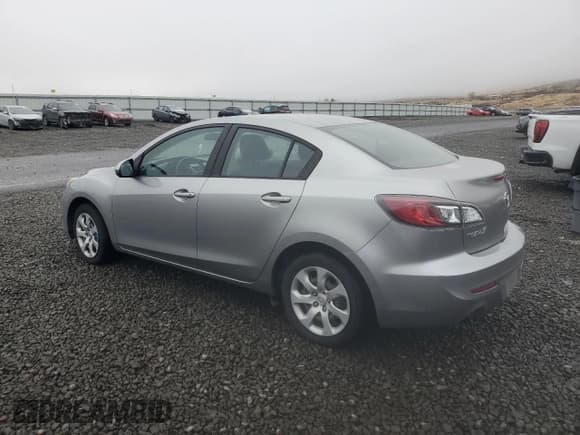 ✅ 2013 Mazda 3 i Sport • VIN: JM1BL1UP7D1827331 • Лот: 93371465. Опубликован ранее на Copart с пробегом 62 371 миль. Бесплатный доступ к архиву аукционных продаж из США и подробный отчёт об истории автомобиля на DreamBid. Изображение 2.