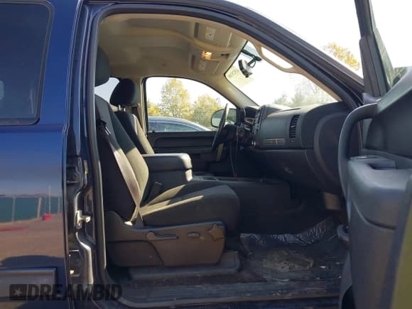 ✅ 2010 Chevrolet Silverado 1500 LT • VIN: 3GCRKSE39AG153117 • Lot: 43525180. Wystawiony na IAAI z przebiegiem 170 808 mil. Bezpłatny archiwum sprzedaży aukcyjnych z USA i szczegółowy raport historii pojazdu na DreamBid. Zdjęcie 5.