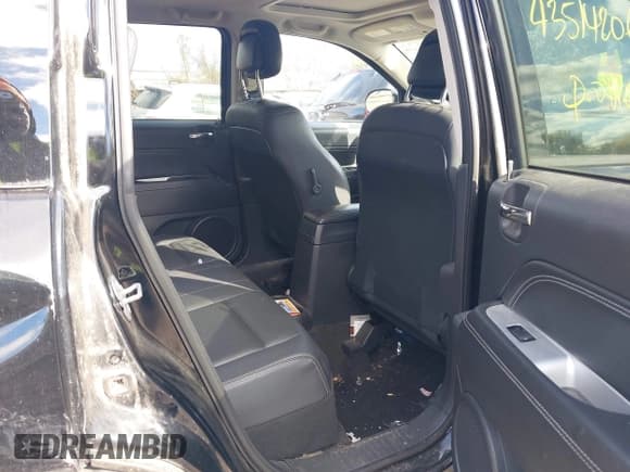 ✅ 2015 Jeep Compass High Altitude • VIN: 1C4NJDEB2FD109260 • Lot: 43514206. Wystawiony na IAAI z przebiegiem 70 345 mil. Bezpłatny archiwum sprzedaży aukcyjnych z USA i szczegółowy raport historii pojazdu na DreamBid. Zdjęcie 8.