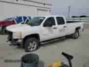 2010 Chevrolet Silverado 2500HD Work Truck z VIN 1GC4KVBG2AF141122, wystawiony jako Copart lot #52202165 z przebiegiem 197 265 mil mil oraz Szkoda całkowita • Salvage title. Historia ofert i sprzedaży dostępna na DreamBid. Obrazek 1.