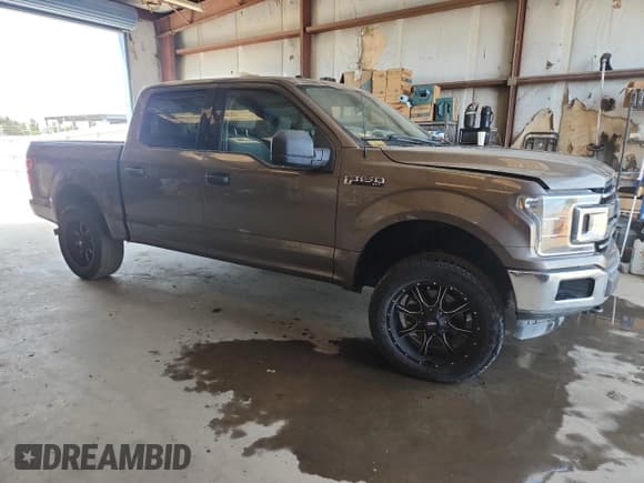 ✅ 2018 Ford F-150 Limited • VIN: 1FTEW1EG1JFA07389 • Lot: 67807585. Wystawiony na Copart z przebiegiem 99 122 mil. Bezpłatny archiwum sprzedaży aukcyjnych z USA i szczegółowy raport historii pojazdu na DreamBid. Zdjęcie 4.