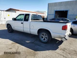 ✅ 1998 Chevrolet S-10 LS • VIN: 1GCCS1947W8218675 • Лот: 49443955. Опубликован ранее на Copart с пробегом 274 750 миль. Бесплатный доступ к архиву аукционных продаж из США и подробный отчёт об истории автомобиля на DreamBid. Изображение 2.