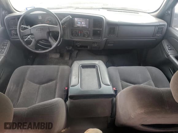 ✅ 2006 Chevrolet Silverado 2500HD LT1 • VIN: 1GCHC23D86F176983 • Лот: 44732465. Опубликован ранее на Copart с пробегом 223 649 миль. Бесплатный доступ к архиву аукционных продаж из США и подробный отчёт об истории автомобиля на DreamBid. Изображение 8.