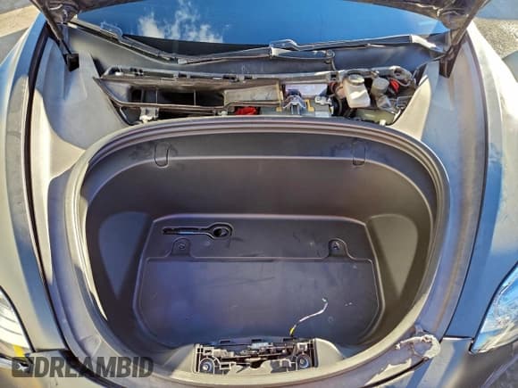 ✅ 2019 Tesla Model 3 Mid Range • VIN: 5YJ3E1EA8KF400852 • Lot: 95497805. Wystawiony na Copart z przebiegiem 49 975 mil. Bezpłatny archiwum sprzedaży aukcyjnych z USA i szczegółowy raport historii pojazdu na DreamBid. Zdjęcie 11.