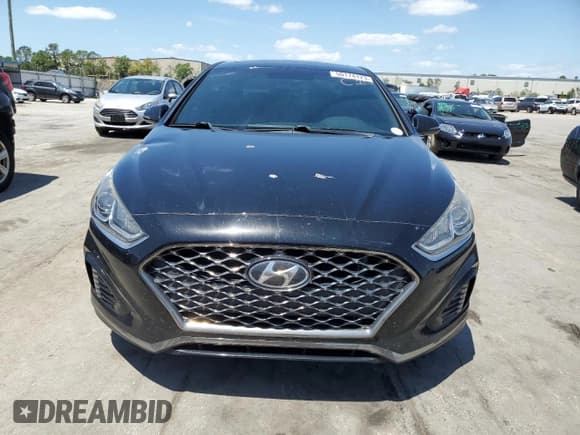 ✅ 2018 Hyundai Sonata Limited • VIN: 5NPE34AF4JH679105 • Lot: 50174123. Listed on Copart with 107,222 mi. Free auction sales archive from the USA and detailed vehicle history report at DreamBid. Image 5.