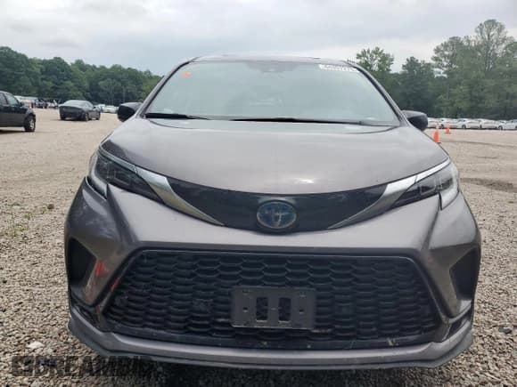 ✅ 2022 Toyota Sienna XSE • VIN: 5TDDSKFC9NS047248 • Lot: 64357275. Listed on Copart with 186,942 mi. Free auction sales archive from the USA and detailed vehicle history report at DreamBid. Image 5.