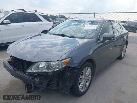 ✅ 2015 Lexus ES 330 • VIN: JTHBK1GG7F2171352 • Lot: 43187569. Listed on IAAI with 187,605 mi. Free auction sales archive from the USA and detailed vehicle history report at DreamBid. Image 2.
