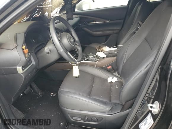 ✅ 2023 Mazda CX-30 Premium • VIN: 3MVDMBDY6PM582550 • Lot: 67260015. Wystawiony na Copart z przebiegiem Nie podano. Bezpłatny archiwum sprzedaży aukcyjnych z USA i szczegółowy raport historii pojazdu na DreamBid. Zdjęcie 7.