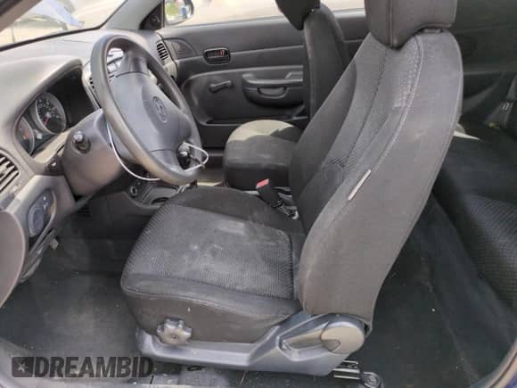 2009 Hyundai Accent GS z VIN KMHCM36C19U113008, wystawiony jako Copart lot #58562935 z przebiegiem 142 717 mil mil oraz Szkoda całkowita • Salvage title. Historia ofert i sprzedaży dostępna na DreamBid. Obrazek 7.