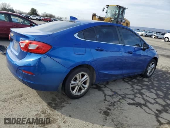 ✅ 2018 Chevrolet Cruze LT • VIN: 1G1BE5SM2J7189050 • Lot: 42527413. Listed on Copart with Not provided. Free auction sales archive from the USA and detailed vehicle history report at DreamBid. Image 3.