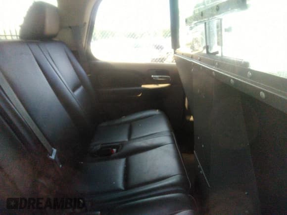 ✅ 2013 Chevrolet Tahoe Commercial • VIN: 1GNLC2E01DR281128 • Lot: 43026550. Wystawiony na IAAI z przebiegiem 156 342 mil. Bezpłatny archiwum sprzedaży aukcyjnych z USA i szczegółowy raport historii pojazdu na DreamBid. Zdjęcie 8.