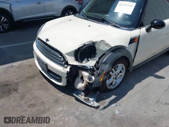 2011 MINI Hardtop with VIN WMWSU3C58BT093466, listed as a IAAI auction lot 42393759 with 91,535 mi miles and . Bid and sale history available at DreamBid. Image 6.