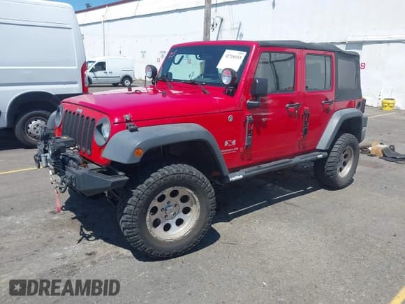 ✅ 2008 Jeep Wrangler Unlimited X • VIN: 1J4GA391X8L507744 • Lot: 42710153. Wystawiony na IAAI z przebiegiem 92 503 mil. Bezpłatny archiwum sprzedaży aukcyjnych z USA i szczegółowy raport historii pojazdu na DreamBid. Zdjęcie 18.