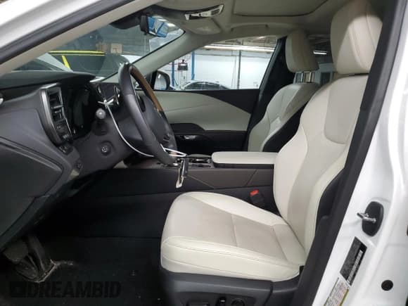 ✅ 2024 Lexus RX 350h Luxury • VIN: 2T2BBMCA4RC041034 • Lot: 60200635. Wystawiony na Copart z przebiegiem Nie podano. Bezpłatny archiwum sprzedaży aukcyjnych z USA i szczegółowy raport historii pojazdu na DreamBid. Zdjęcie 7.