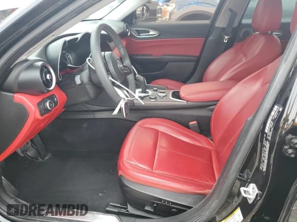 ✅ 2021 Alfa Romeo Giulia Ti • VIN: ZARFANBN1M7644185 • Lot: 44587345. Wystawiony na Copart z przebiegiem 42 181 mil. Bezpłatny archiwum sprzedaży aukcyjnych z USA i szczegółowy raport historii pojazdu na DreamBid. Zdjęcie 7.