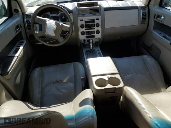 2009 Mercury Mariner с VIN 4M2CU81789KJ10110, выставлен на аукционе Copart как лот 67659935 с пробегом 261 210 миль миль и Списание • Salvage title. История ставок и продаж доступна на DreamBid. Изображение 8.