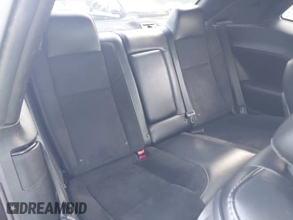 ✅ 2018 Dodge Challenger SXT • VIN: 2C3CDZAG5JH287502 • Lot: 42839649. Listed on IAAI with 135,974 mi. Free auction sales archive from the USA and detailed vehicle history report at DreamBid. Image 8.