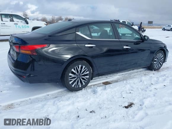 ✅ 2024 Nissan Altima SV • VIN: 1N4BL4DV0RN385787 • Lot: 43847512. Listed on IAAI with 45,293 mi. Free auction sales archive from the USA and detailed vehicle history report at DreamBid. Image 4.