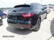 ✅ 2019 Maserati Levante • VIN: ZN661XUAXKX323919 • Lot: 42484880. Wystawiony na IAAI z przebiegiem 71 024 mil. Bezpłatny archiwum sprzedaży aukcyjnych z USA i szczegółowy raport historii pojazdu na DreamBid. Zdjęcie 4.
