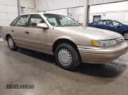✅ 1993 Ford Taurus GL • VIN: 1FALP52U1PG153869 • Lot: 43383973. Wystawiony na IAAI z przebiegiem 52 208 mil. Bezpłatny archiwum sprzedaży aukcyjnych z USA i szczegółowy raport historii pojazdu na DreamBid. Zdjęcie 1.