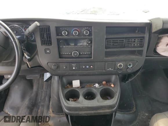 ✅ 2022 Chevrolet Express Cargo • VIN: 1GCWGAFP8N1271101 • Лот: 71620035. Опубликован ранее на Copart с пробегом Не указан. Бесплатный доступ к архиву аукционных продаж из США и подробный отчёт об истории автомобиля на DreamBid. Изображение 8.