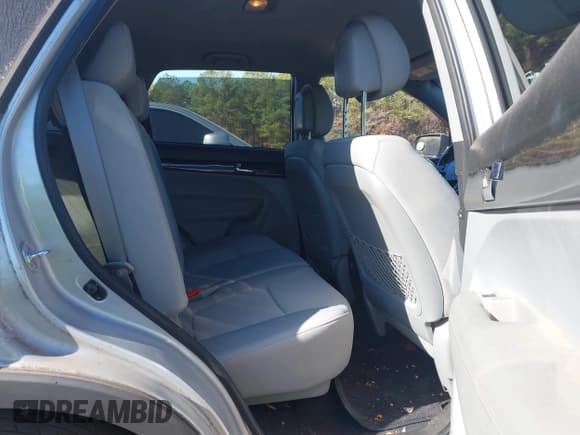 ✅ 2012 Kia Sorento LX • VIN: 5XYKT3A61CG189826 • Лот: 43701683. Опубликован ранее на IAAI с пробегом 152 405 миль. Бесплатный доступ к архиву аукционных продаж из США и подробный отчёт об истории автомобиля на DreamBid. Изображение 8.