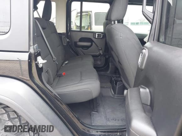 ✅ 2021 Jeep Wrangler Unlimited Willys • VIN: 1C4HJXDN8MW595665 • Lot: 41507555. Wystawiony na IAAI z przebiegiem 24 505 mil. Bezpłatny archiwum sprzedaży aukcyjnych z USA i szczegółowy raport historii pojazdu na DreamBid. Zdjęcie 8.