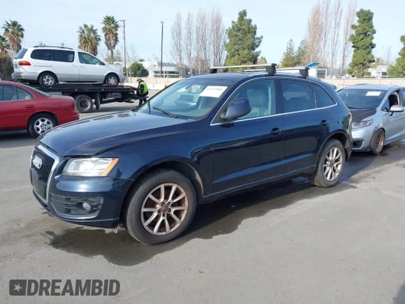 ✅ 2010 Audi Q5 Premium • VIN: WA1CKAFP0AA078642 • Lot: 41615984. Wystawiony na IAAI z przebiegiem 134 944 mil. Bezpłatny archiwum sprzedaży aukcyjnych z USA i szczegółowy raport historii pojazdu na DreamBid. Zdjęcie 2.