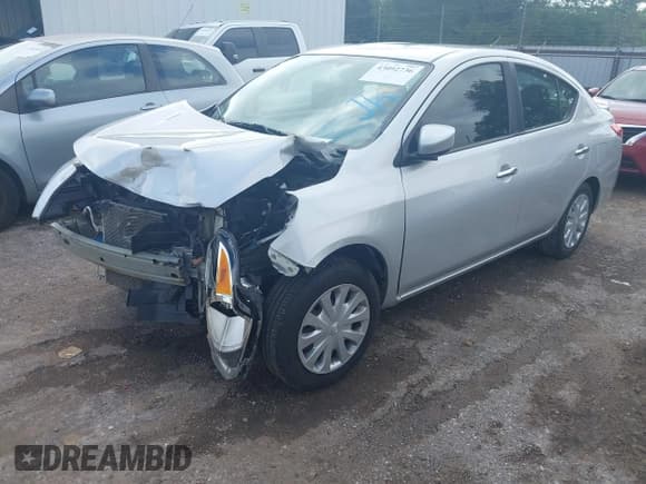 ✅ 2019 Nissan Versa SV • VIN: 3N1CN7AP2KL871994 • Lot: 43092736. Wystawiony na IAAI z przebiegiem 78 236 mil. Bezpłatny archiwum sprzedaży aukcyjnych z USA i szczegółowy raport historii pojazdu na DreamBid. Zdjęcie 2.