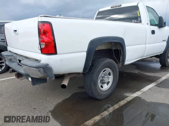 ✅ 2002 Chevrolet Silverado 2500HD • VIN: 1GBHC24U42E259796 • Lot: 43635594. Wystawiony na IAAI z przebiegiem 177 144 mil. Bezpłatny archiwum sprzedaży aukcyjnych z USA i szczegółowy raport historii pojazdu na DreamBid. Zdjęcie 6.