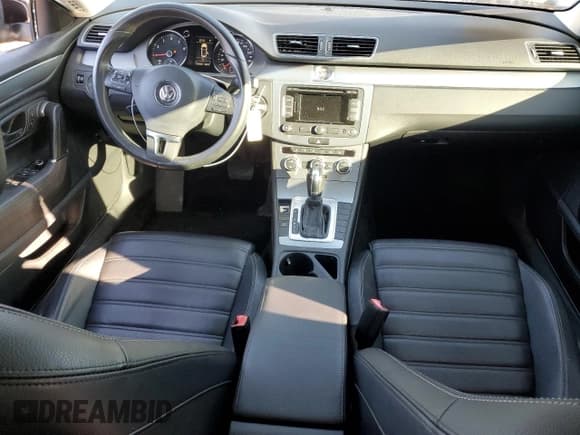 ✅ 2013 Volkswagen CC Lux • VIN: WVWRN7AN5DE564506 • Lot: 85476405. Wystawiony na Copart z przebiegiem 138 465 mil. Bezpłatny archiwum sprzedaży aukcyjnych z USA i szczegółowy raport historii pojazdu na DreamBid. Zdjęcie 8.