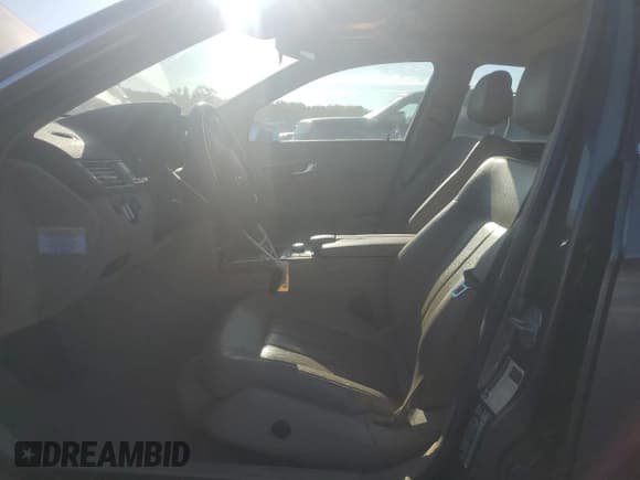 ✅ 2011 Mercedes-Benz E 550 Luxury • VIN: WDDHF9AB7BA411288 • Лот: 70736355. Опубликован ранее на Copart с пробегом 111 637 миль. Бесплатный доступ к архиву аукционных продаж из США и подробный отчёт об истории автомобиля на DreamBid. Изображение 7.